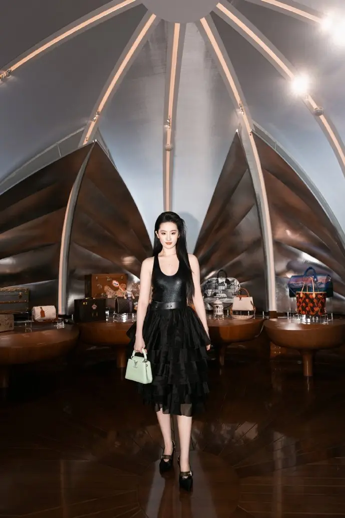 手游下载趋势图表